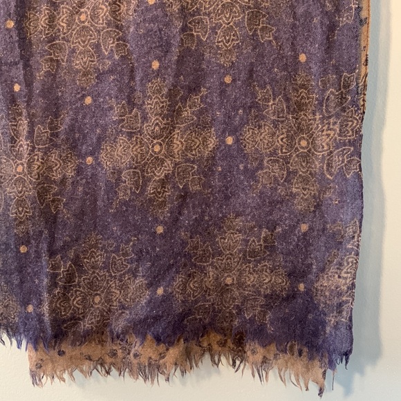 Flowy and light scarf - Picture 4 of 4